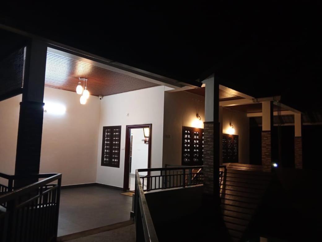 Cherry Blossom Homestays Munnar 2Bhk Exterior foto